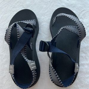 NEW gray and navy mens size 9 Chaco Z1 sandals